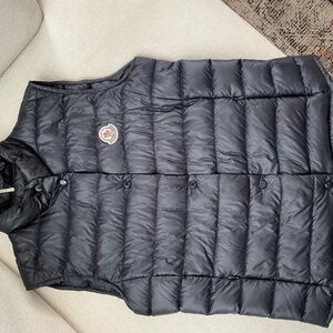 Moncler Women’s Quilted Down Puffer Vest. Navy, size 1.